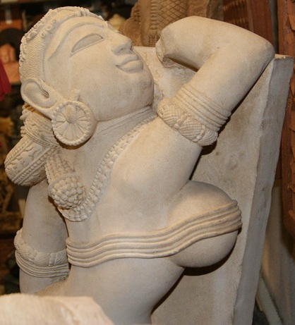 Apsara Rückenansicht